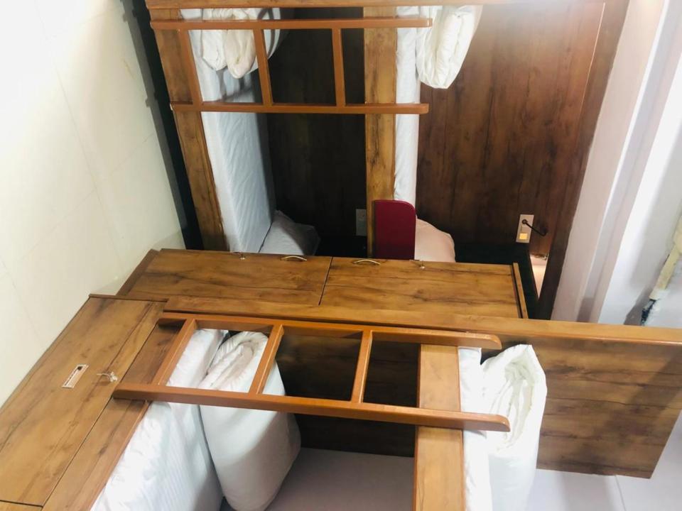 Everest Stays Rooms And Dormitory Mumbai Exterior photo